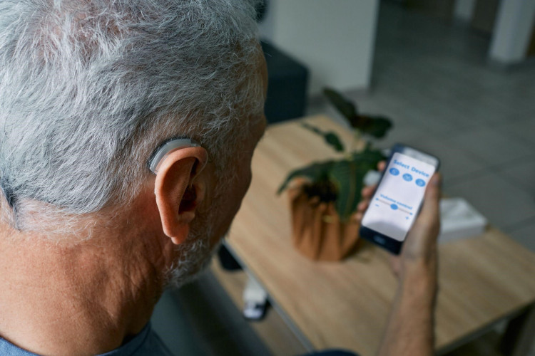 Hearing Aid Features Explained: Which Ones are Right For You?